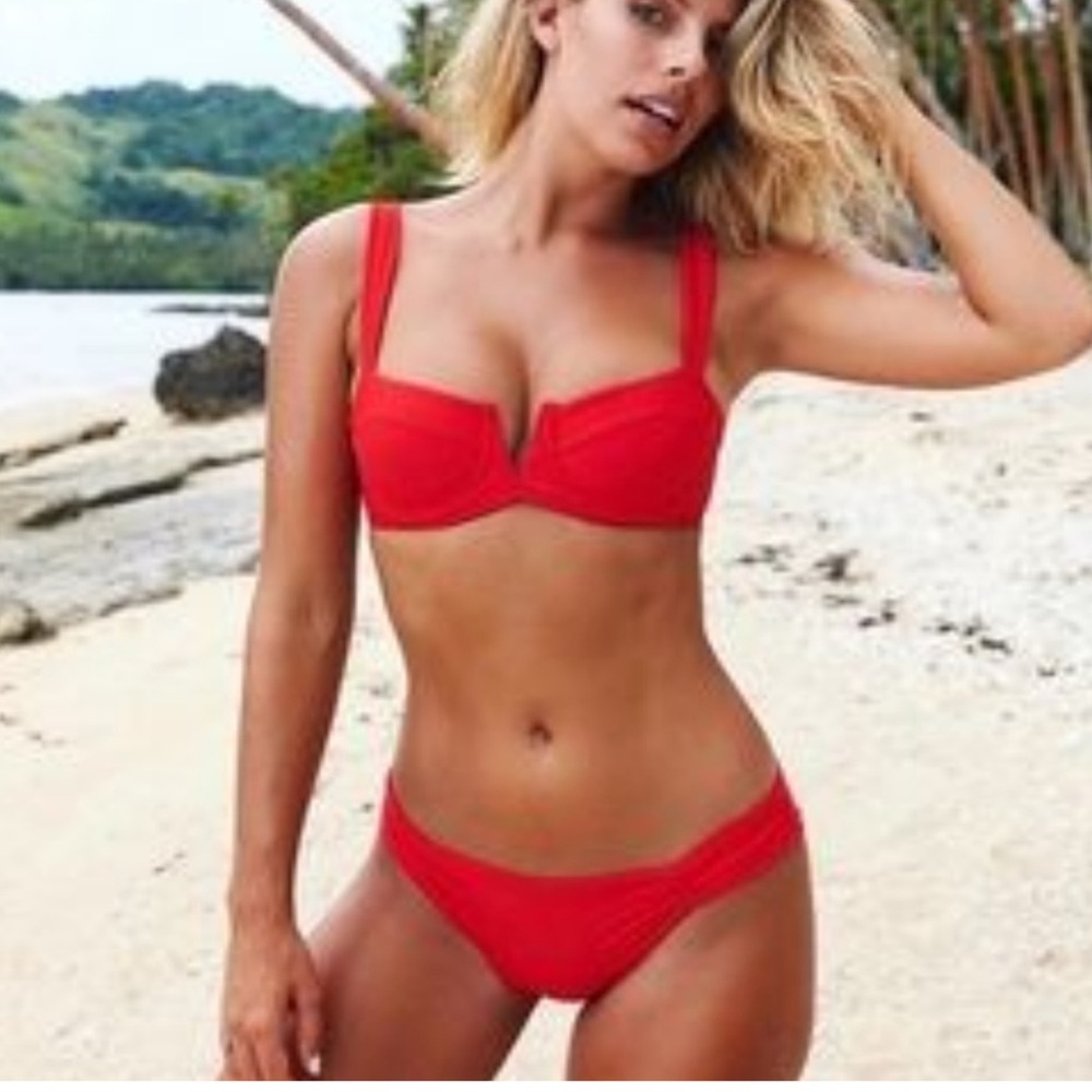 ☑️2 - piece Monday Swimwear Clovelly Top and Bottom Sz M/L